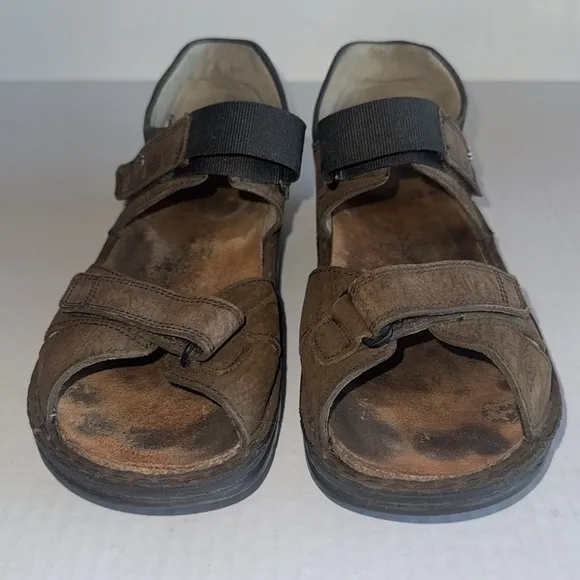 Finn Comfort Brown And Black Samara Sandals
