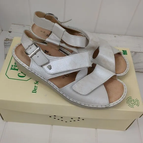Finn Comfort Linosa Women's Sandals Size 7.5 D / 38 White Low Heel New In Box