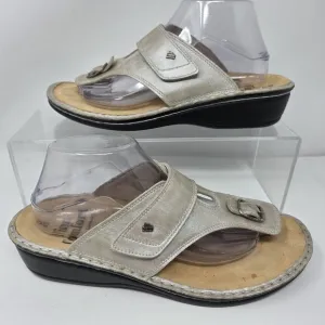 Finn Comfort Wichita Sandals Women 42D / 11 Wedge Slip On Thong Leather Metallic