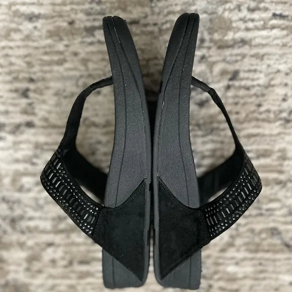 FitFlop Incastone Black Thong Sandals Bling Size 8 Comfort Casual wedge