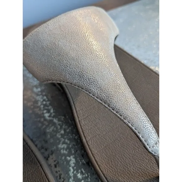 FitFlop Womens 10 Sandals Lulu Shimmy Rose Gold Toe Post Slip-On T-Bar Leather
