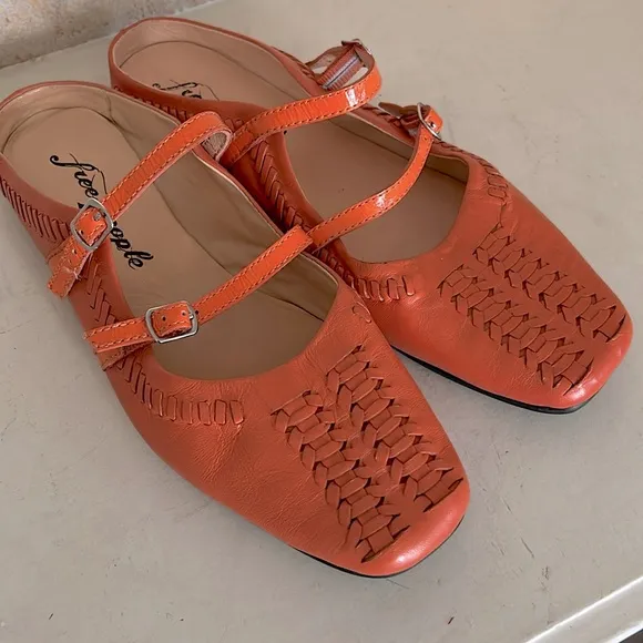 FP Free People Diana Double Strap Flats Summer Leather Mules 39/8.5 Orange Beach