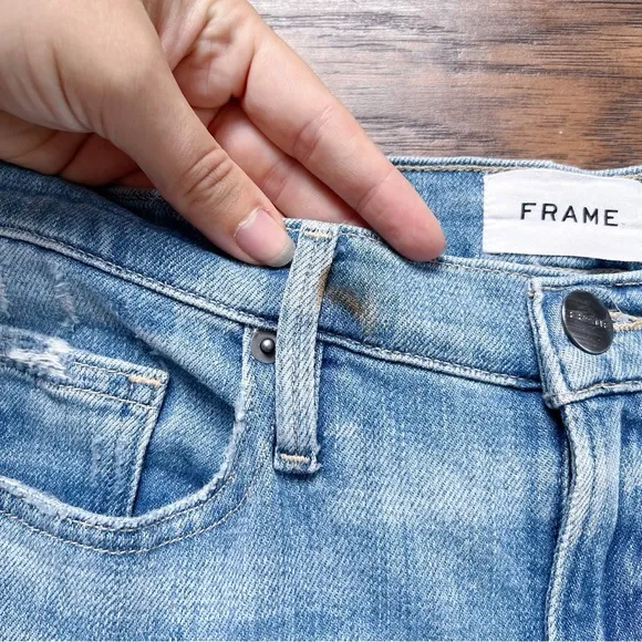FRAME • Le Beau Crop jeans distressed straight leg Walden Rock tomboy raw hem