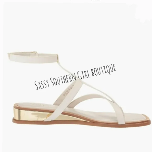 ⭐🆕Franco Sarto white sandals