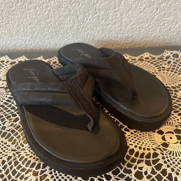 Free People Black Leather Wonderland Thong Sandals