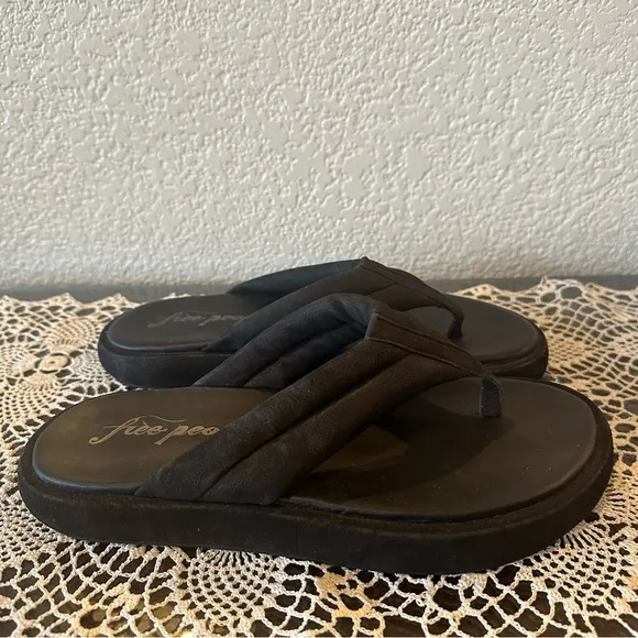 Free People Black Leather Wonderland Thong Sandals