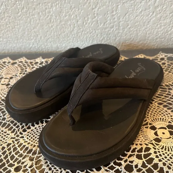 Free People Black Leather Wonderland Thong Sandals