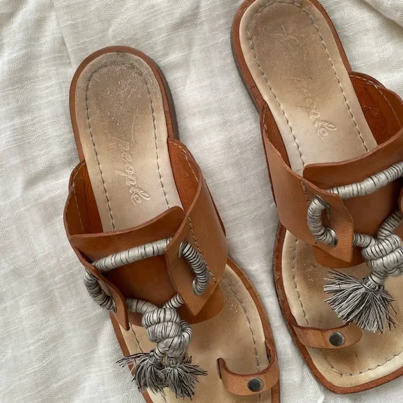 Free people brown leather toe slip rope sandals