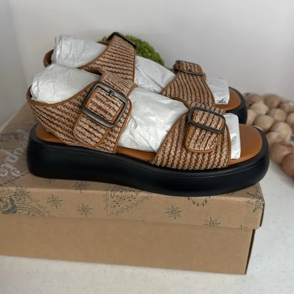 FREE PEOPLE - MANDI WEAVE SANDAL Sz 7