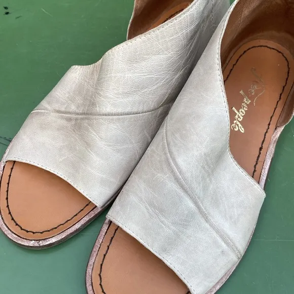Free People Mont Blanc Sandals Women’s Size EU 37 US 6.5 Leather slip On GUC