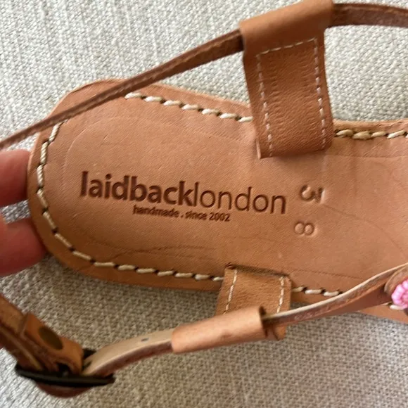 Free People New Pink Flower Laidback London Flat hand beaded Sandal. Handmade 🌈