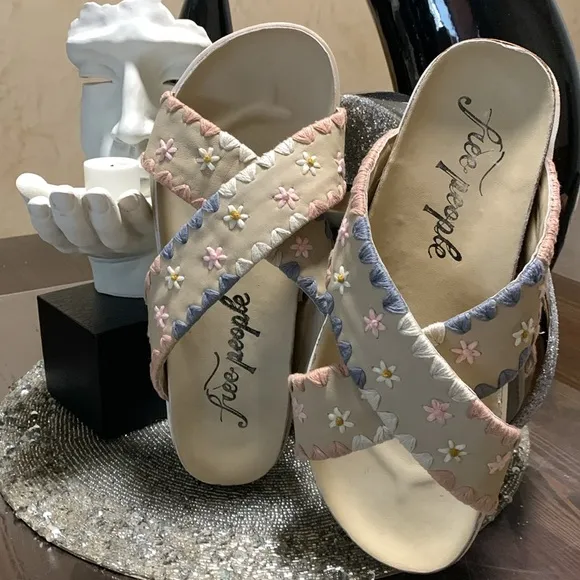 FREE PEOPLE Washed Natural Wildflower Embroidered crossband Sandals sz E…