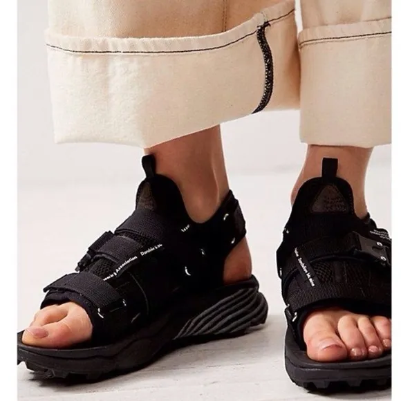 Free People x Flower Mountain Spec 9 Sports Sandals Size 7 NWT