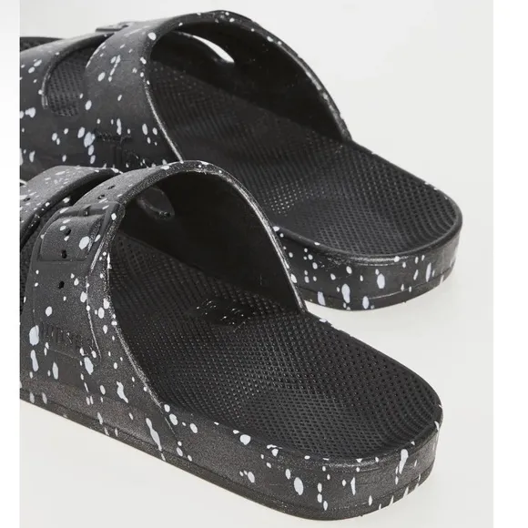 FREEDOM MOSES Two Band Slide Sandals - Black Splatter