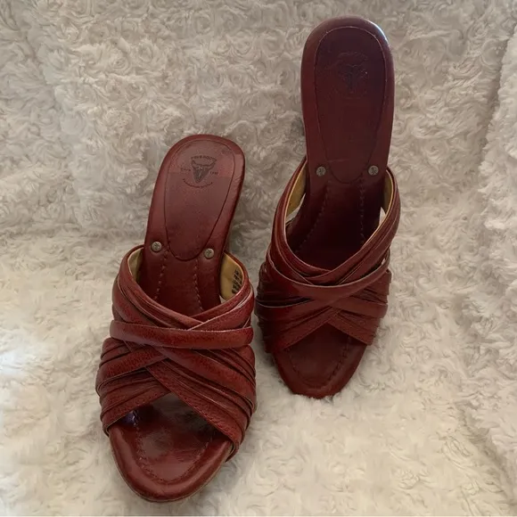 Frye Reese Multi Slide Sandals in Brown