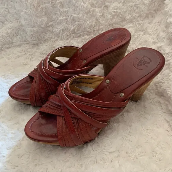 Frye Reese Multi Slide Sandals in Brown