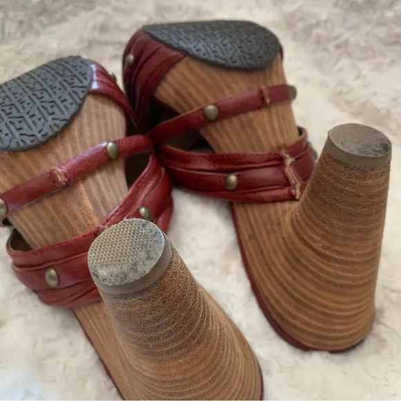 Frye Reese Multi Slide Sandals in Brown