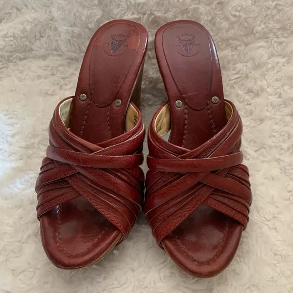 Frye Reese Multi Slide Sandals in Brown