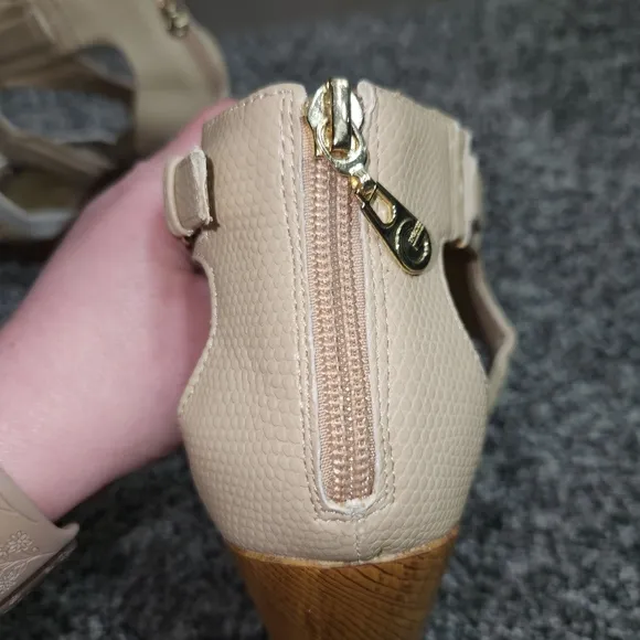 G by guess platform sandals, Chunky Thick Wedge, Tan,White,Snakeskin, Women's 9M