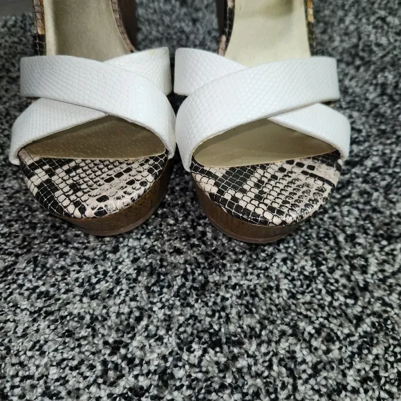 G by guess platform sandals, Chunky Thick Wedge, Tan,White,Snakeskin, Women's 9M