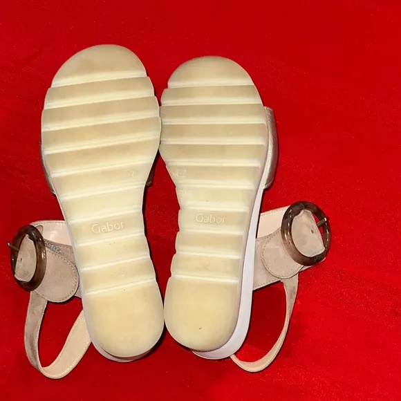 Gabor Champagne and Tan Comfort Platform Sandals Size 8.5