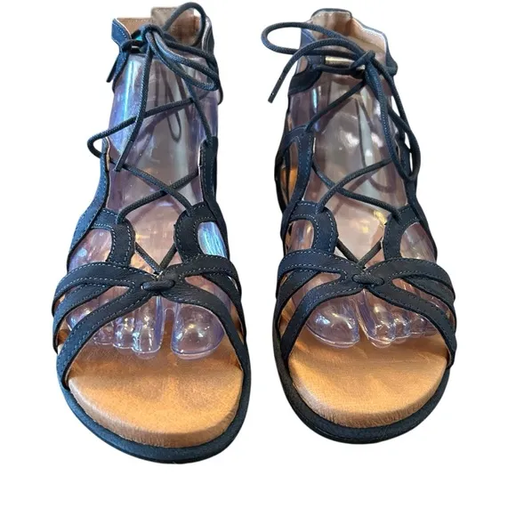 Gentle Souls Break My Heart Navy Suede  Lace Up Gladiator Flat Sandals Size 7