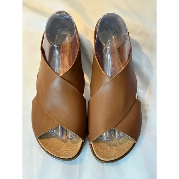 Gentle Souls by Kenneth Cole Laniey Slip-On Sandals Size US 7.5 / EU 38 Tan