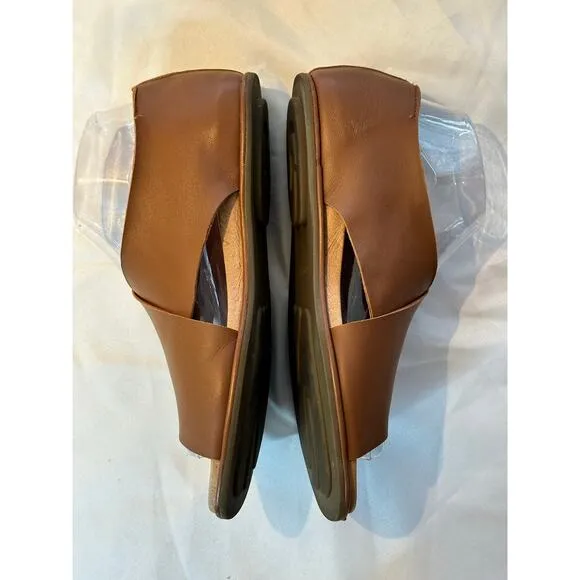 Gentle Souls by Kenneth Cole Laniey Slip-On Sandals Size US 7.5 / EU 38 Tan