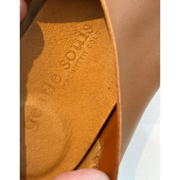 Gentle Souls by Kenneth Cole Laniey Slip-On Sandals Size US 7.5 / EU 38 Tan