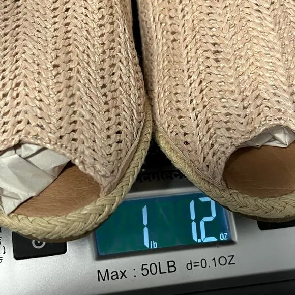 Gentle Souls by Kenneth Cole Noa Sandals Size 11 Natural Slip On Cushioned Wedge