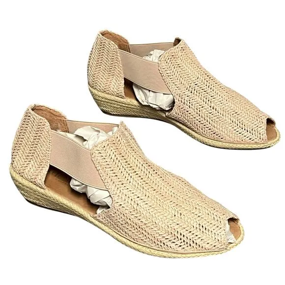 Gentle Souls by Kenneth Cole Noa Sandals Size 11 Natural Slip On Cushioned Wedge