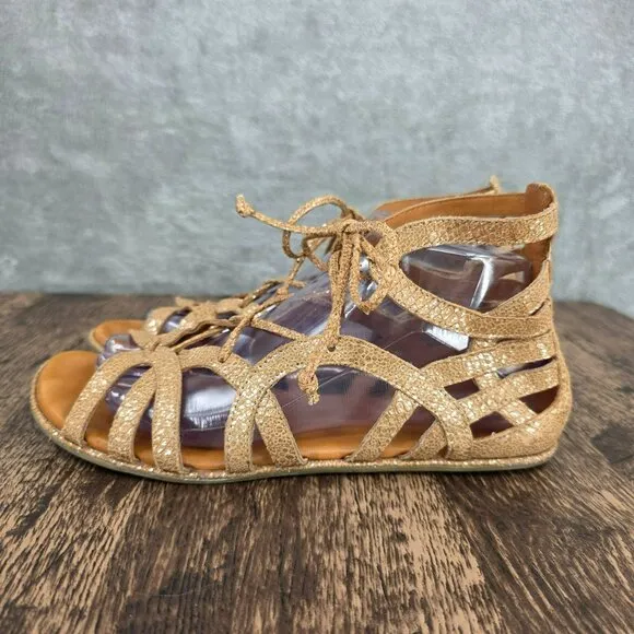 Gentle Souls Kenneth Cole Break My Heart Sandals 8.5 M Gold Leather Gladiator