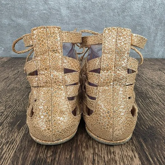 Gentle Souls Kenneth Cole Break My Heart Sandals 8.5 M Gold Leather Gladiator