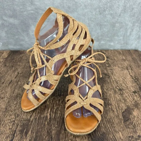 Gentle Souls Kenneth Cole Break My Heart Sandals 8.5 M Gold Leather Gladiator