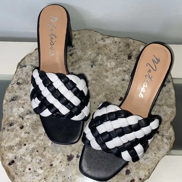 Gigi Leather Block Heel Square Toe Slip On Black/White Matisse Sandals-Sz 6-NWOB