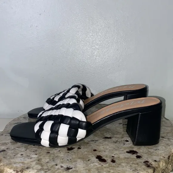 Gigi Leather Block Heel Square Toe Slip On Black/White Matisse Sandals-Sz 6-NWOB