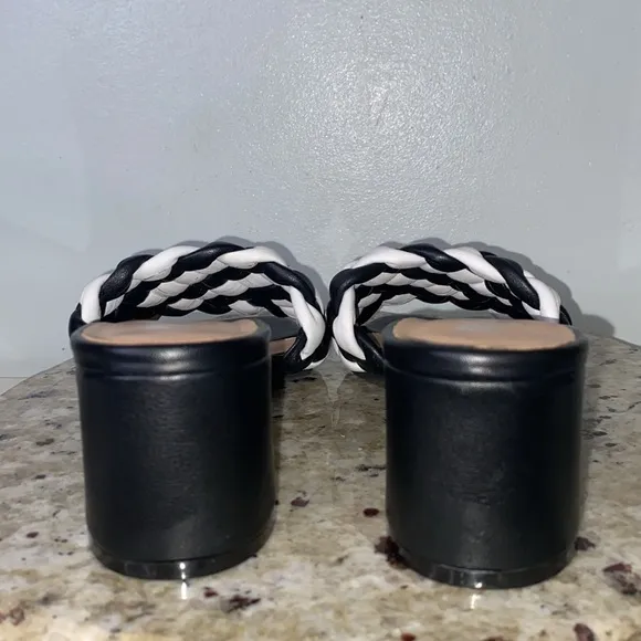 Gigi Leather Block Heel Square Toe Slip On Black/White Matisse Sandals-Sz 6-NWOB