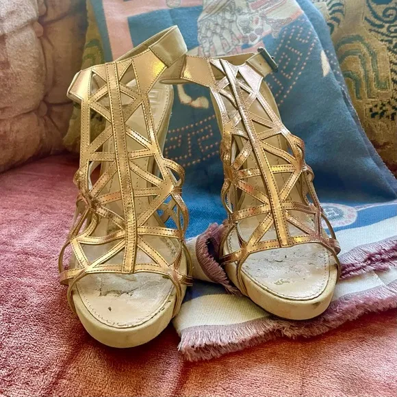 Givenchy rare suede/metallic rose gold leather block heel sandals, Sz39 1/2