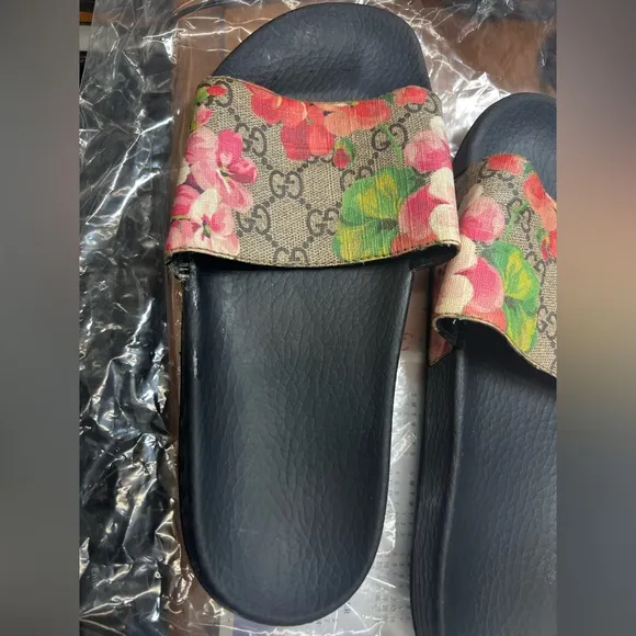 GUC Gucci Bloom Women's Slide Sandals - Black and Multicolor Size 8