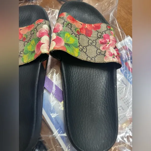 GUC Gucci Bloom Women's Slide Sandals - Black and Multicolor Size 8