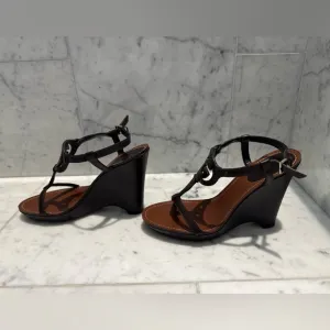 Gucci Black and Brown Wedge Sandals with Strappy Design