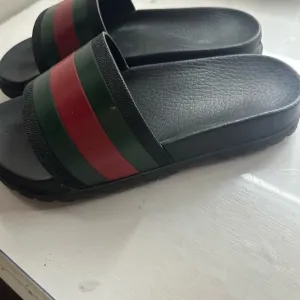 Gucci Black and Green Slide Sandals