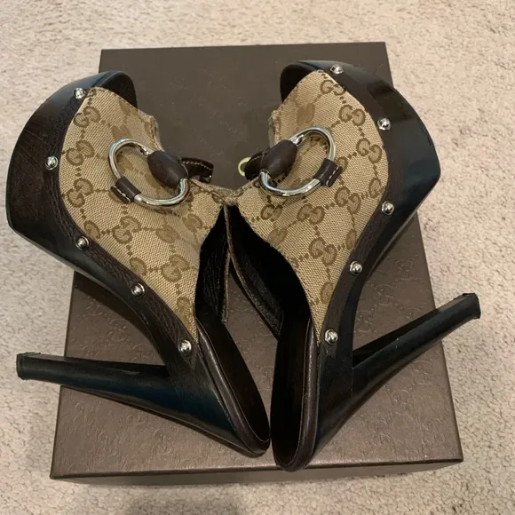 Gucci Women's Brown Slide Sandals