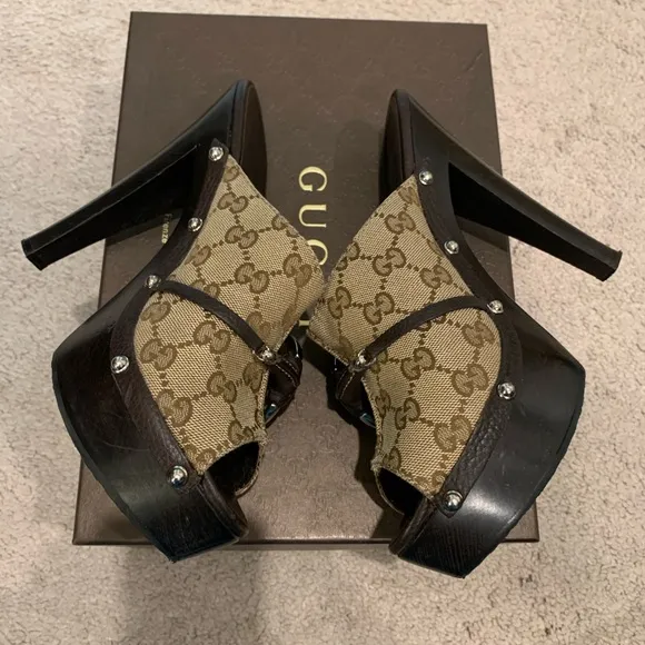 Gucci Women's Brown Slide Sandals