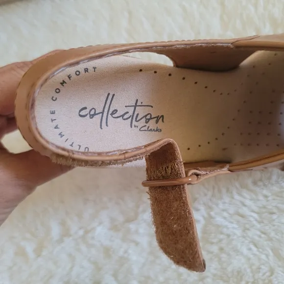 ✨️HP✨️ Clarks Annadel Ivory TAN Sandals - NIB