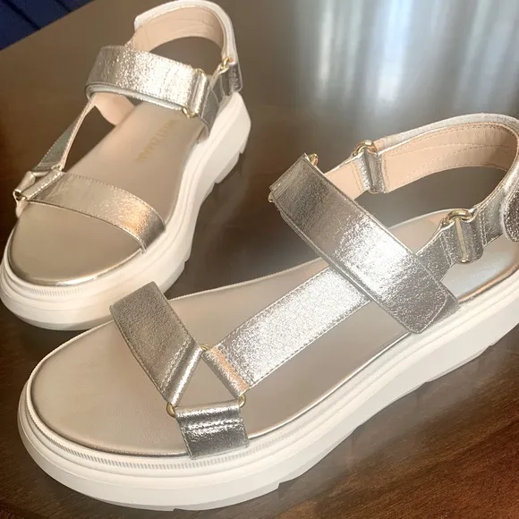 💫HP‼️💫 NIB STUART WEITZMAN “Zoelie” Platform Sandals in Metallic Slvr/Wht, 8.5
