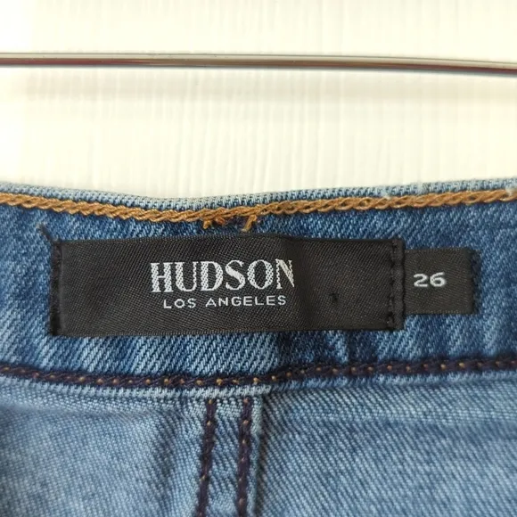 Hudson Gemma Medium Wash Mid Rise Relaxed Fit Cut Off Raw Hem Denim Shorts 26
