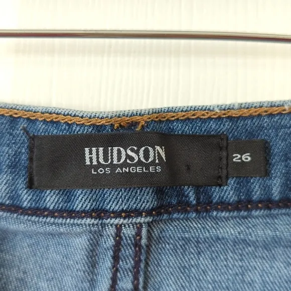 Hudson Gemma Medium Wash Mid Rise Relaxed Fit Cut Off Raw Hem Denim Shorts 26
