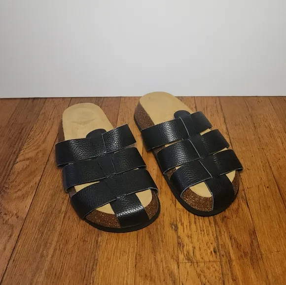 INTENTIONALLY BLANK Raft Fisherman Sandal