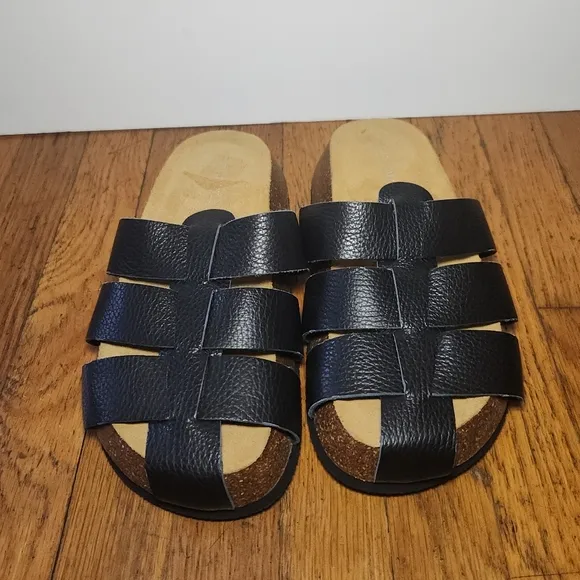 INTENTIONALLY BLANK Raft Fisherman Sandal